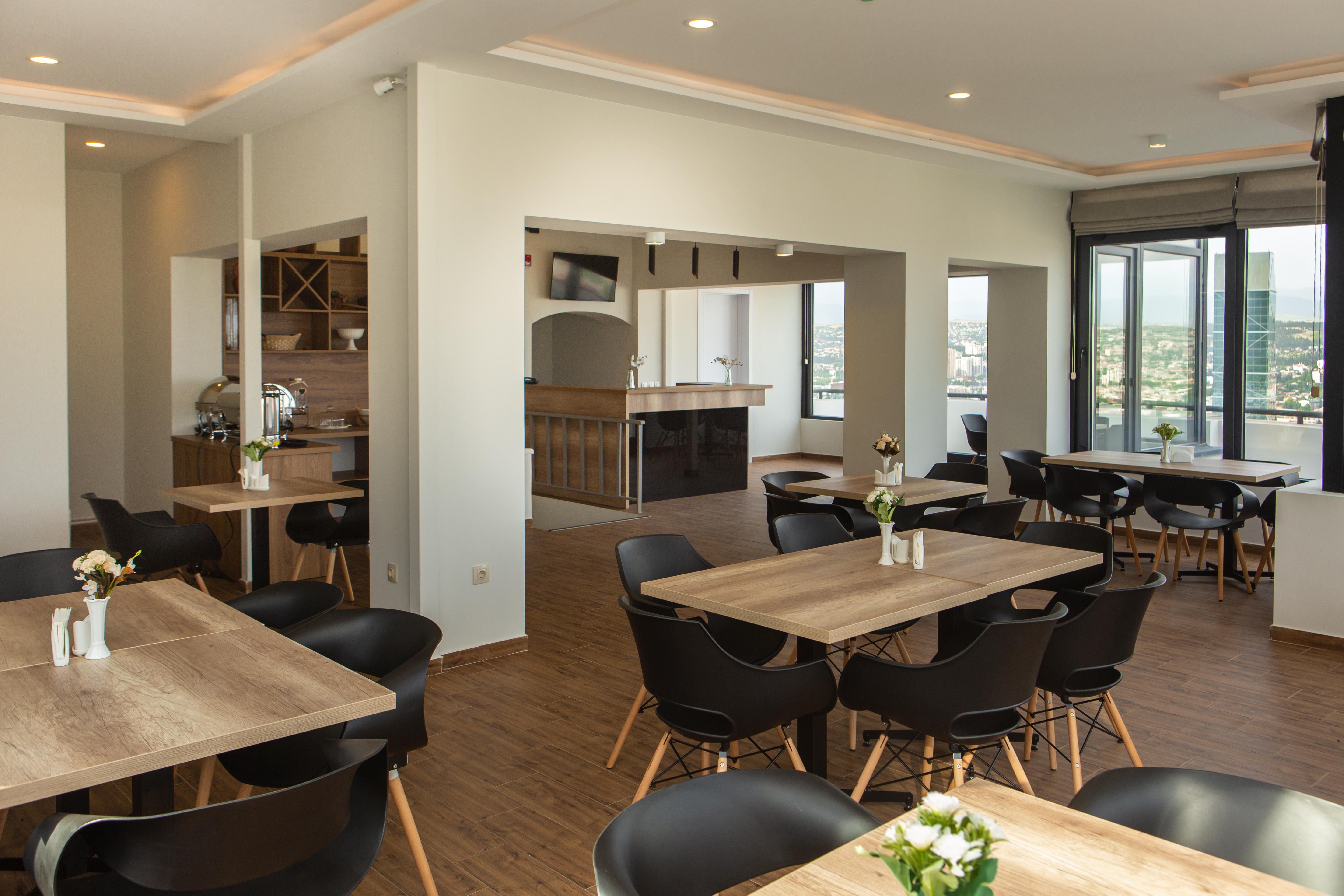 Vista Hotel Tbilisi ภายนอก รูปภาพ